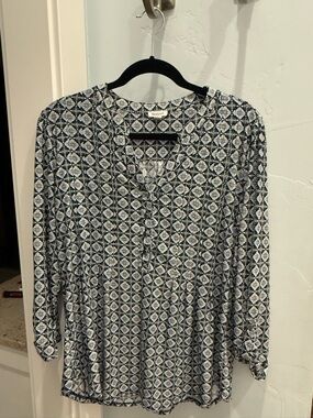 Westport Navy & White Geometric V-Neck Blouse